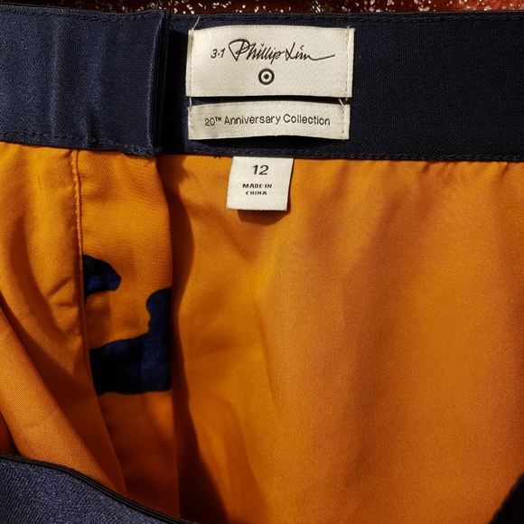 Women's skirt - Picture 2 of 2